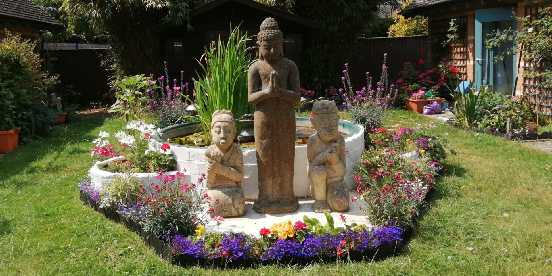 Buddha stone statues
